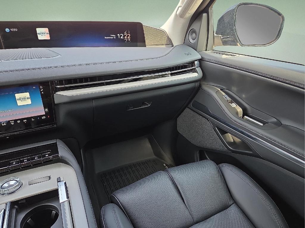 new 2025 Lincoln Navigator L car, priced at $106,865