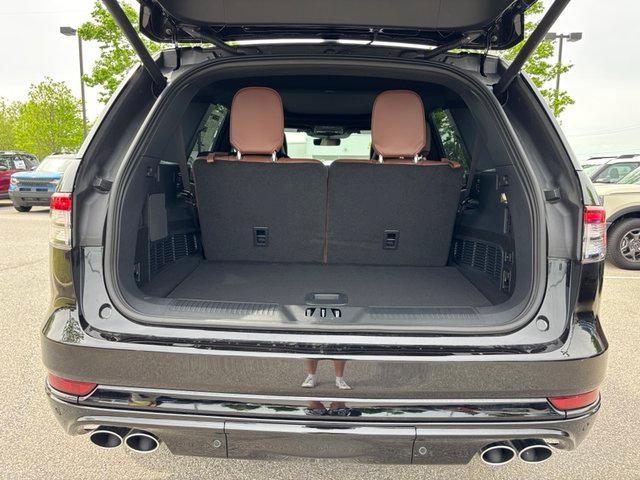 new 2025 Lincoln Aviator car, priced at $73,670