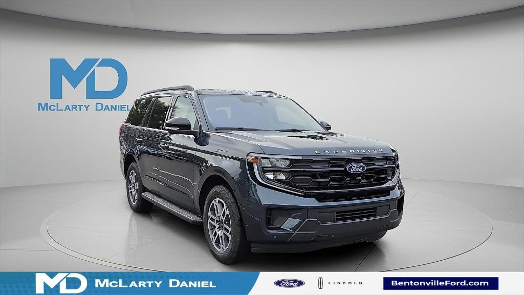 new 2025 Ford Expedition car, priced at $72,385