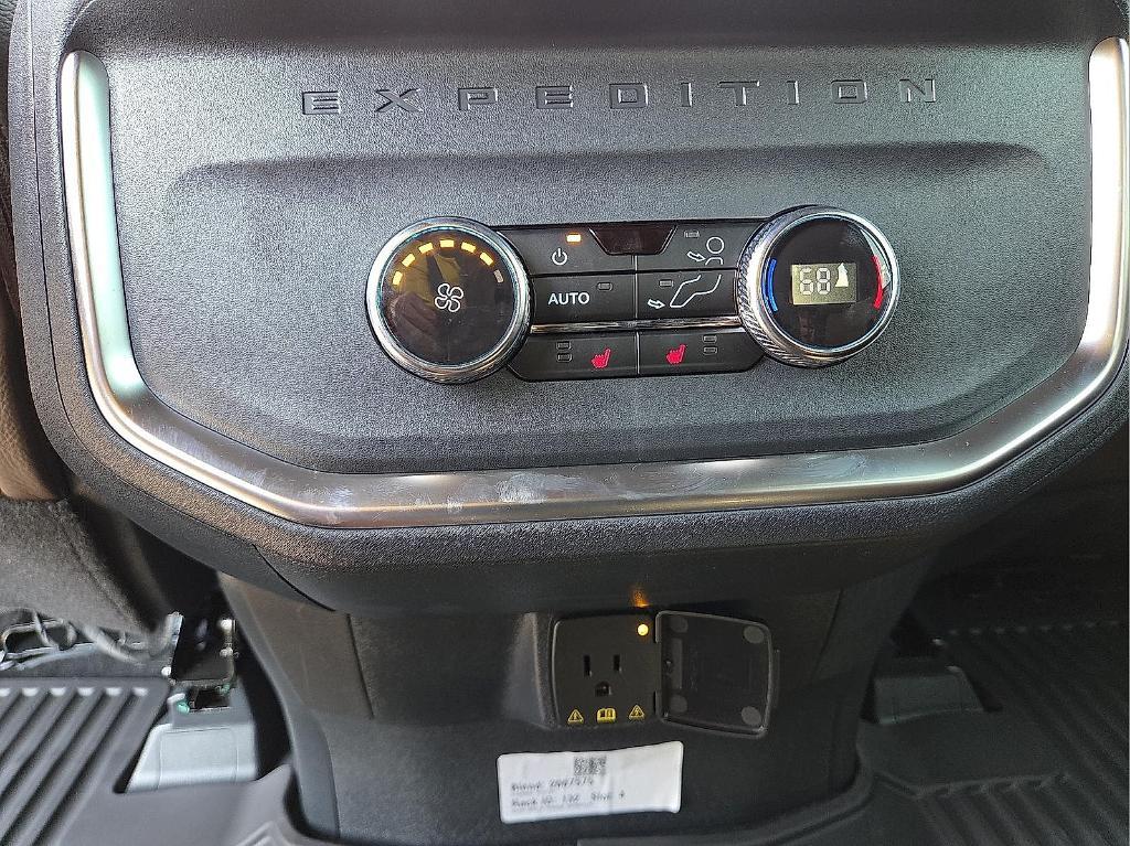 new 2025 Ford Expedition car, priced at $82,959