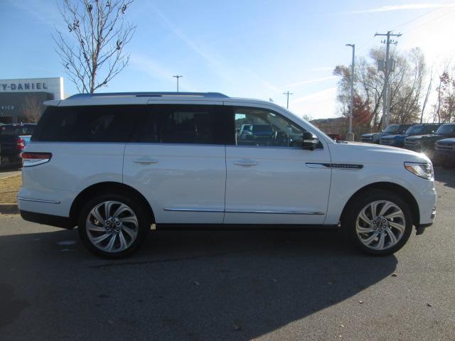 new 2024 Lincoln Navigator car, priced at $99,510