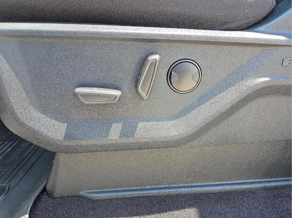 new 2025 Ford F-150 car, priced at $50,275