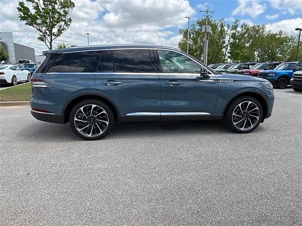 new 2025 Lincoln Aviator car, priced at $64,732