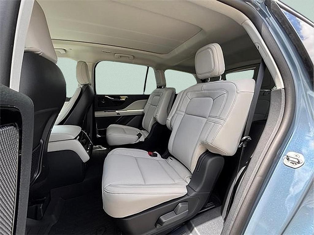 new 2025 Lincoln Aviator car, priced at $64,732