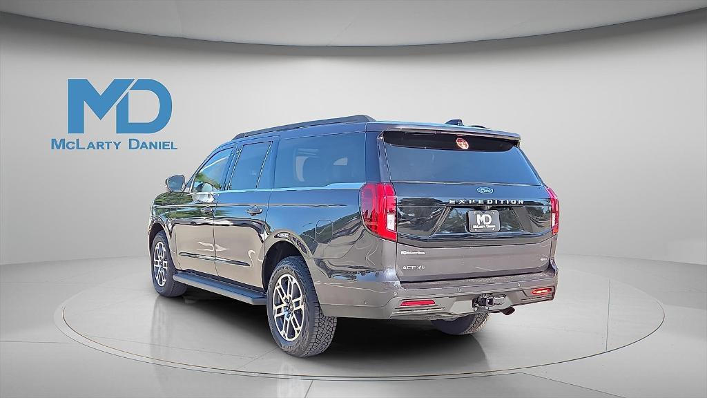 new 2025 Ford Expedition Max car, priced at $73,123