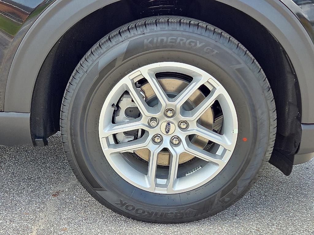 new 2025 Ford Explorer car, priced at $35,055