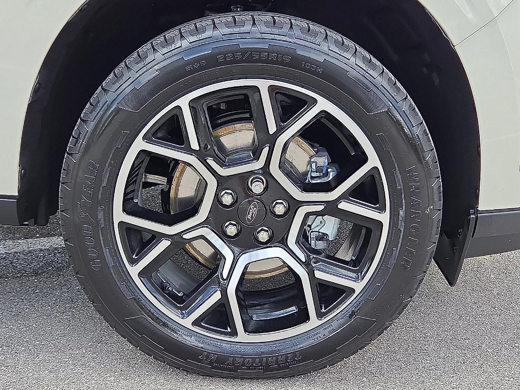 new 2025 Ford Maverick car, priced at $36,842