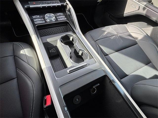 new 2025 Lincoln Nautilus car, priced at $53,608