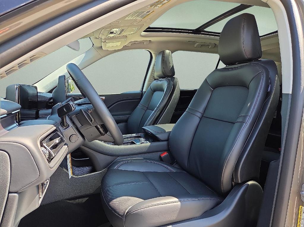 new 2025 Lincoln Aviator car, priced at $62,010
