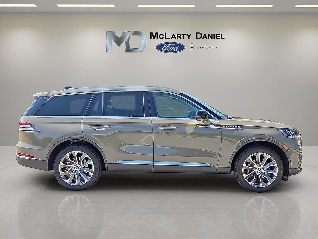 new 2025 Lincoln Aviator car, priced at $62,010