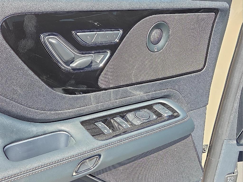 new 2025 Lincoln Aviator car, priced at $62,010
