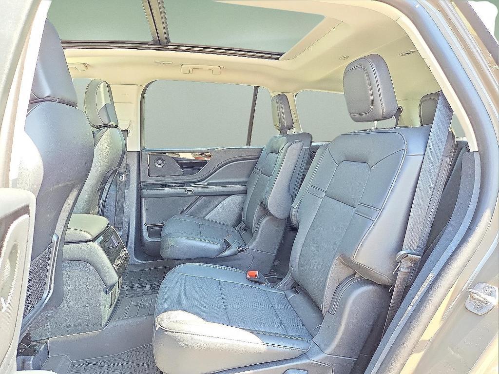 new 2025 Lincoln Aviator car, priced at $62,010