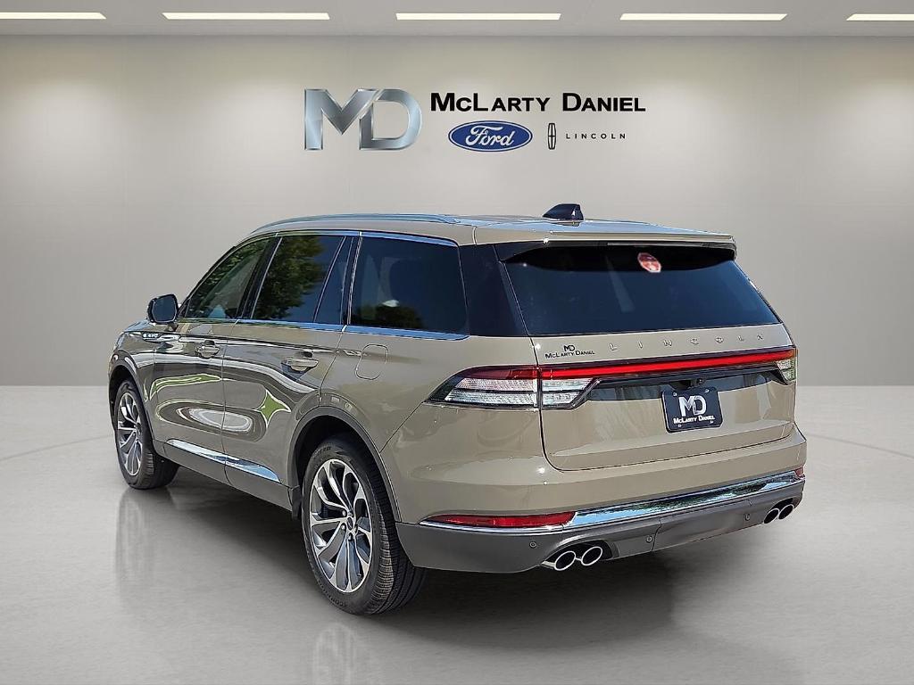 new 2025 Lincoln Aviator car, priced at $62,010