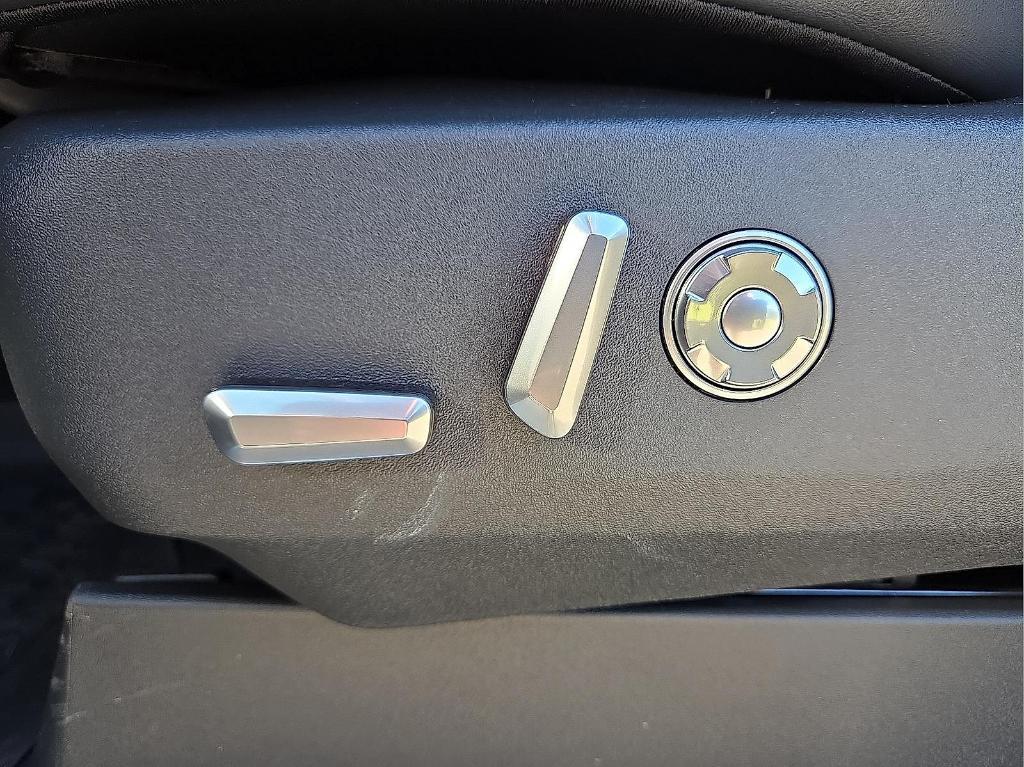 new 2025 Lincoln Navigator L car, priced at $111,765