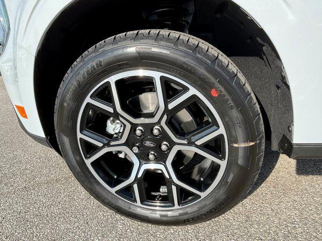 new 2025 Ford Maverick car, priced at $39,560