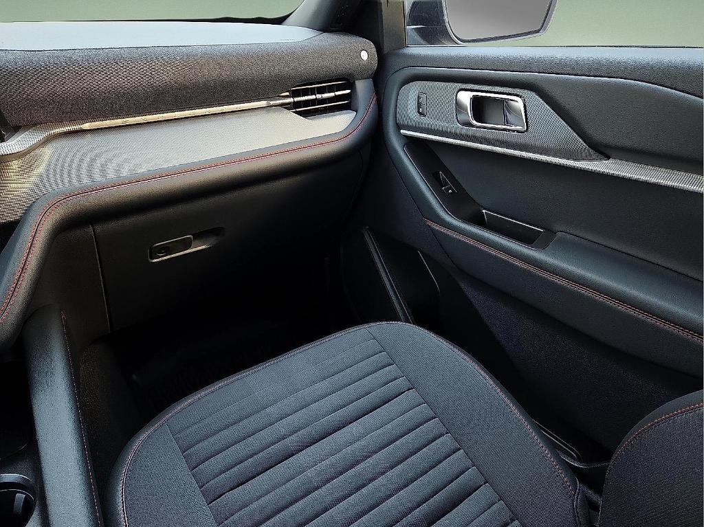 new 2025 Ford Explorer car, priced at $43,837