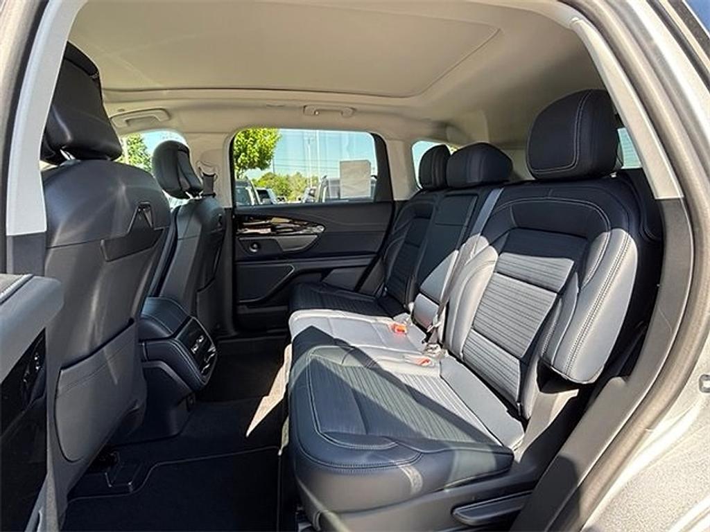 new 2025 Lincoln Nautilus car, priced at $57,465