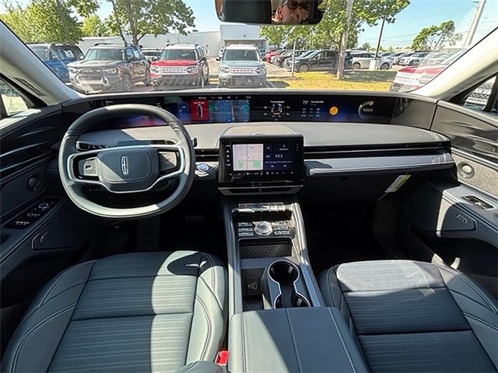 new 2025 Lincoln Nautilus car, priced at $57,465