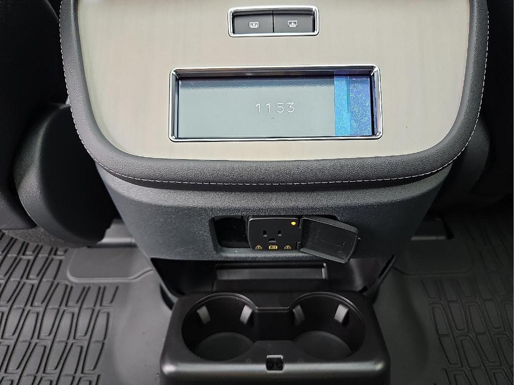 new 2025 Lincoln Navigator car, priced at $102,585