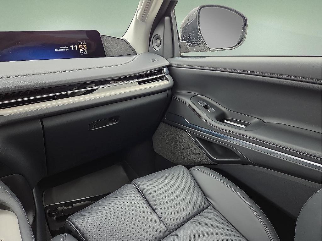 new 2025 Lincoln Navigator car, priced at $102,585