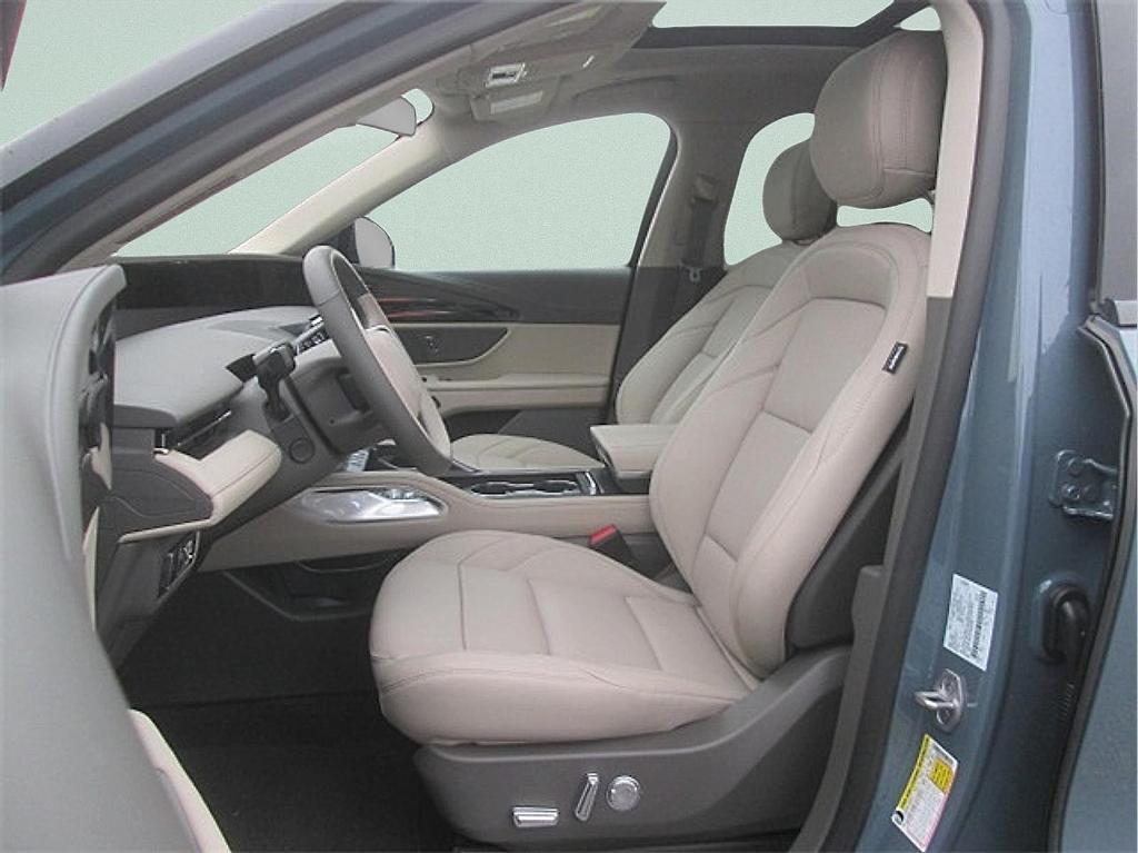 new 2025 Lincoln Nautilus car, priced at $56,088