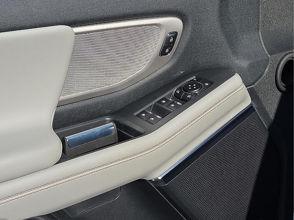 new 2025 Ford Expedition Max car, priced at $73,123