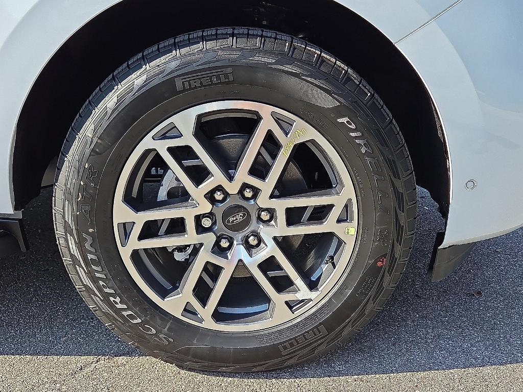 new 2025 Ford Expedition Max car, priced at $73,123