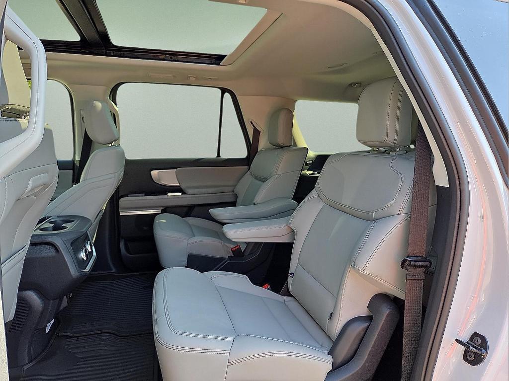 new 2025 Ford Expedition Max car, priced at $73,123