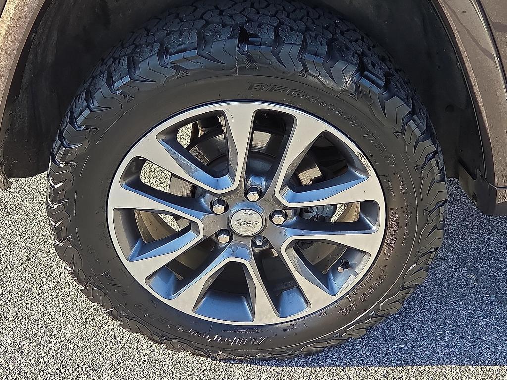 used 2018 Jeep Grand Cherokee car, priced at $17,999