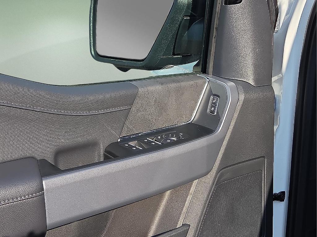 new 2025 Ford F-150 car, priced at $52,301