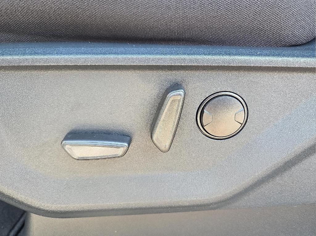 new 2025 Ford F-150 car, priced at $52,301