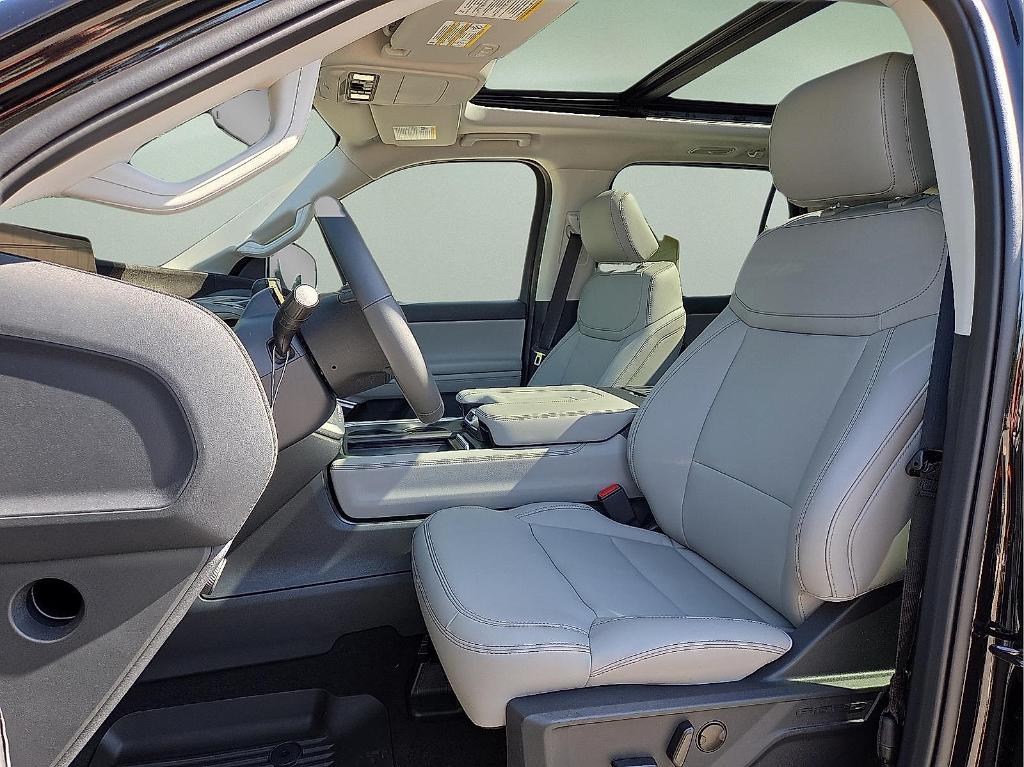new 2025 Ford Expedition car, priced at $67,577
