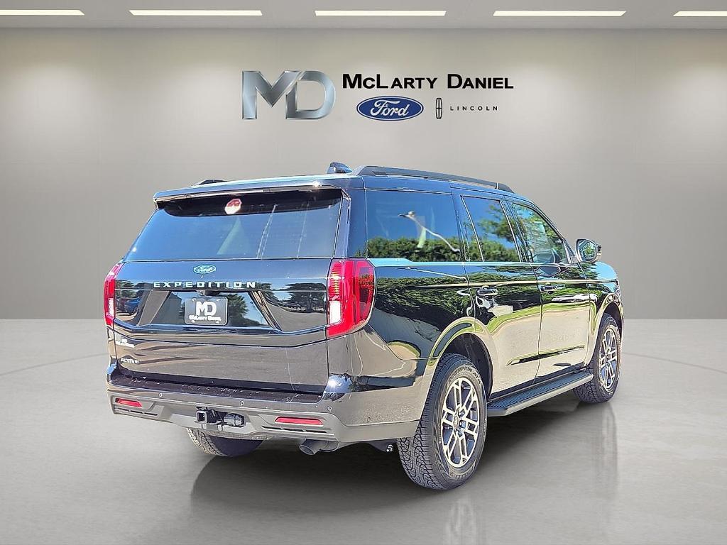 new 2025 Ford Expedition car, priced at $67,577
