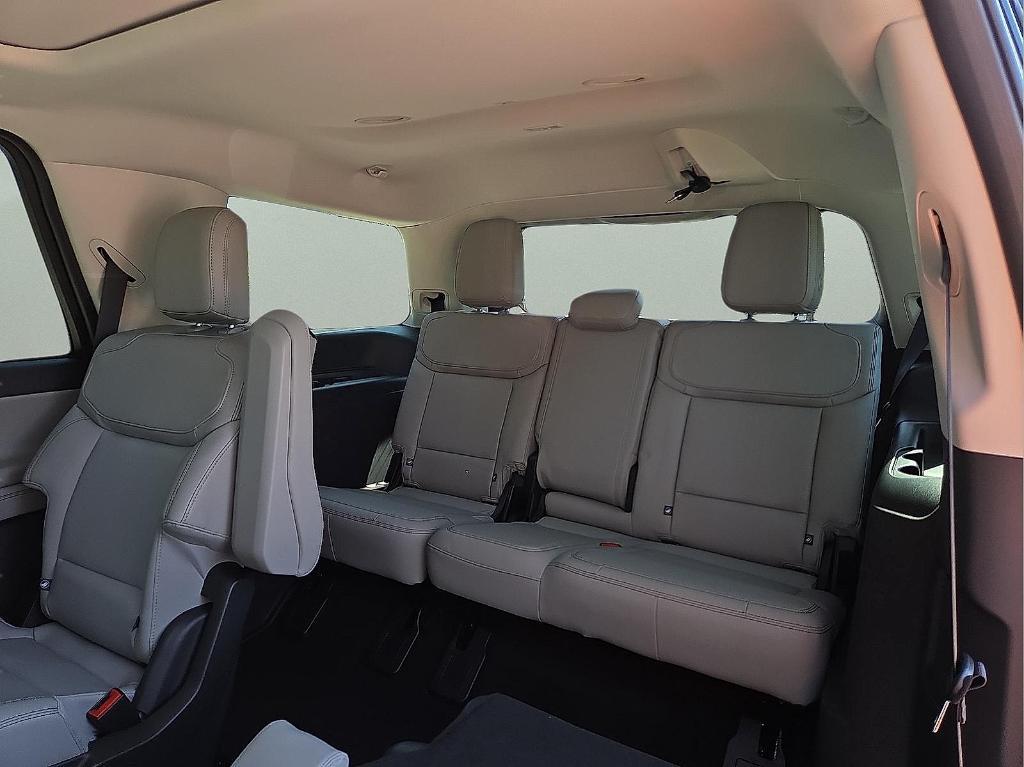 new 2025 Ford Expedition car, priced at $67,577