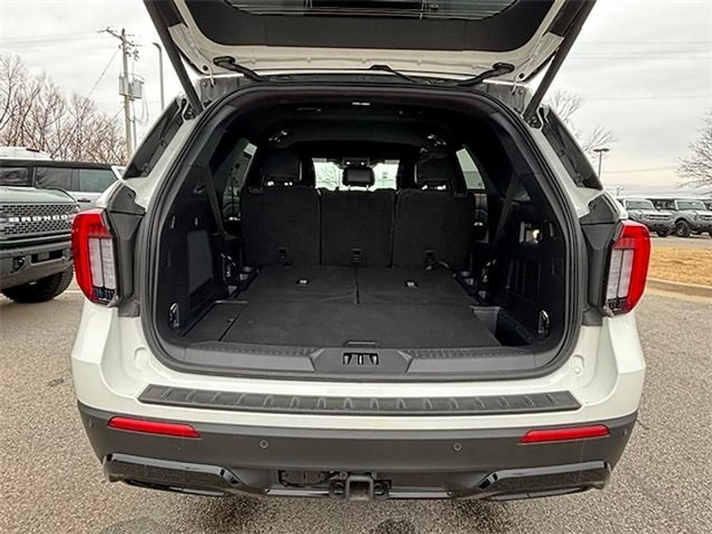 new 2025 Ford Explorer car, priced at $40,510