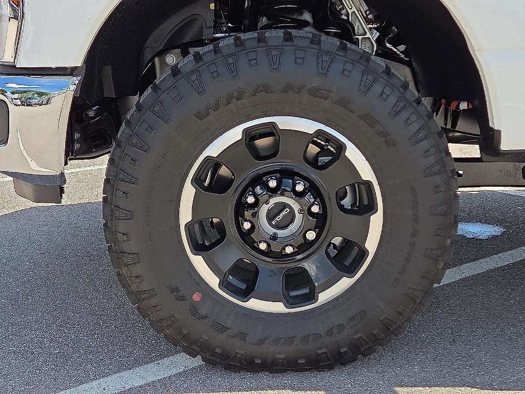 new 2025 Ford F-250 car, priced at $88,890