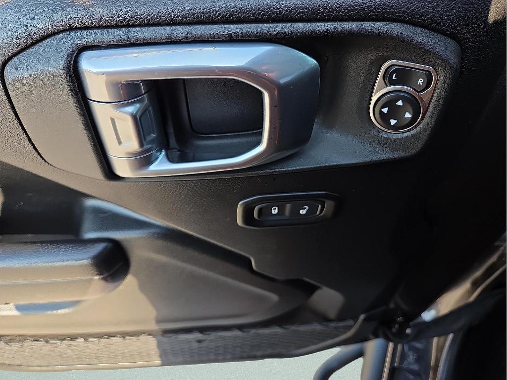 used 2021 Jeep Wrangler Unlimited car, priced at $31,995