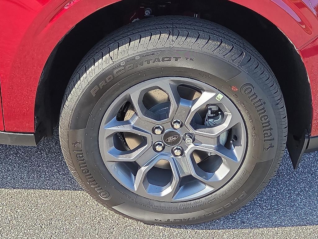 new 2025 Ford Maverick car, priced at $32,913