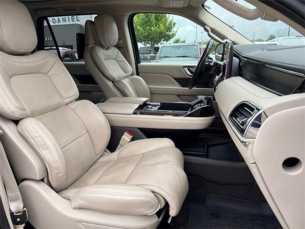 used 2021 Lincoln Navigator L car, priced at $33,998