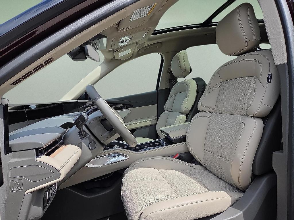 new 2025 Lincoln Nautilus car, priced at $69,206