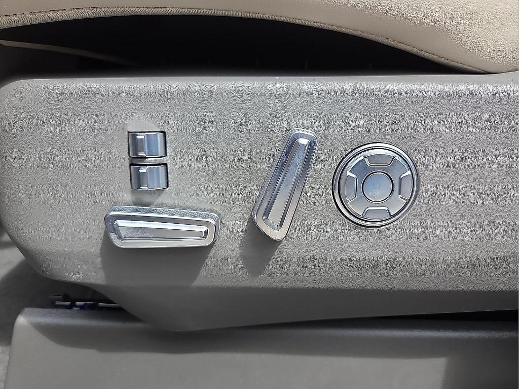 new 2025 Lincoln Nautilus car, priced at $69,206