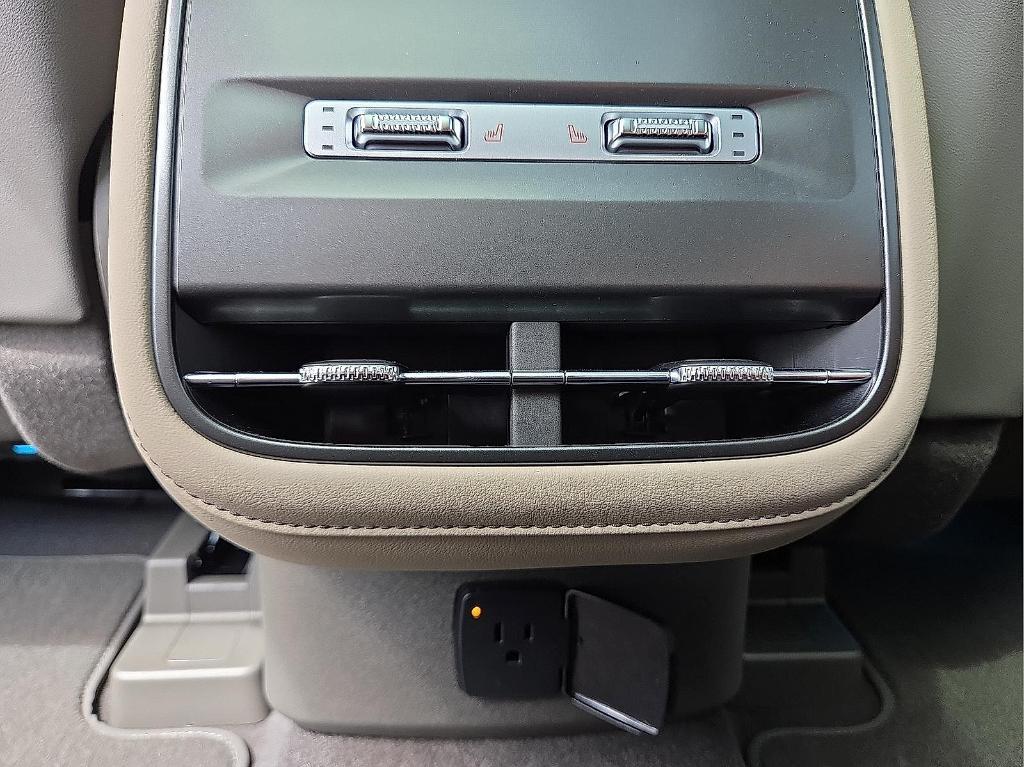 new 2025 Lincoln Nautilus car, priced at $69,206