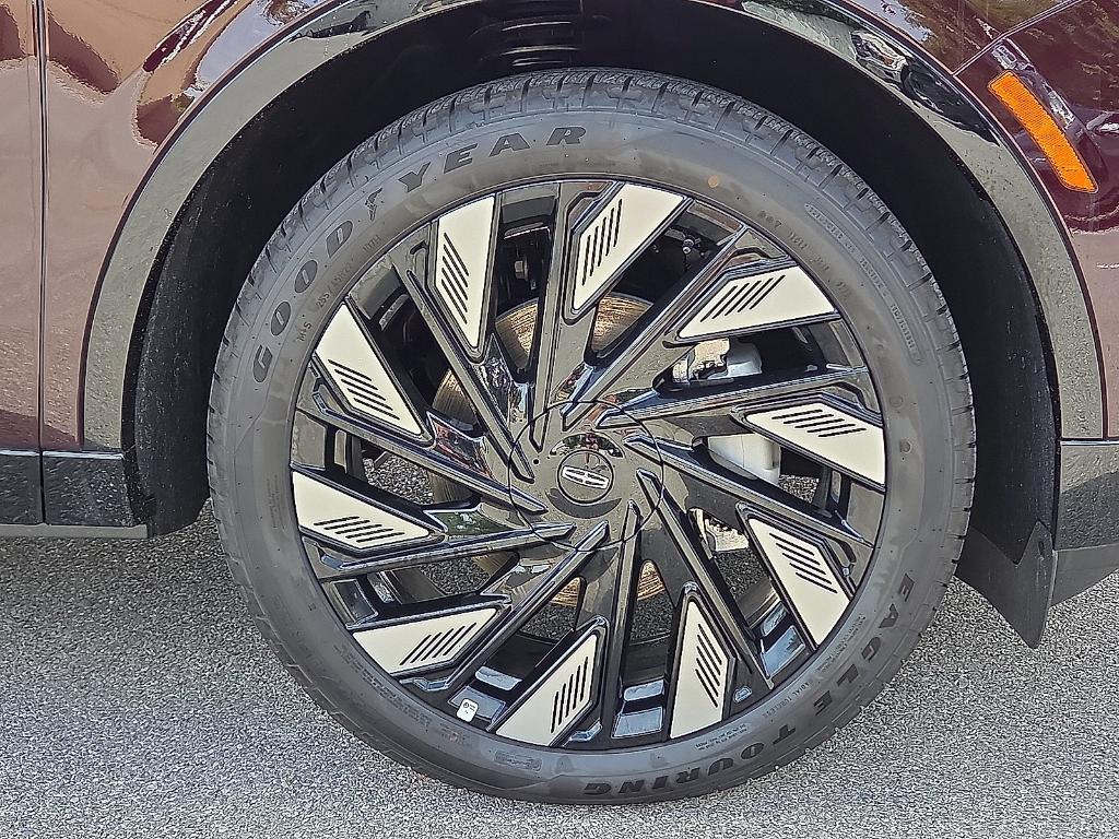 new 2025 Lincoln Nautilus car, priced at $69,206