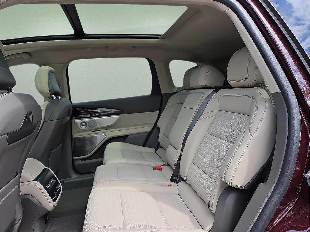 new 2025 Lincoln Nautilus car, priced at $69,206