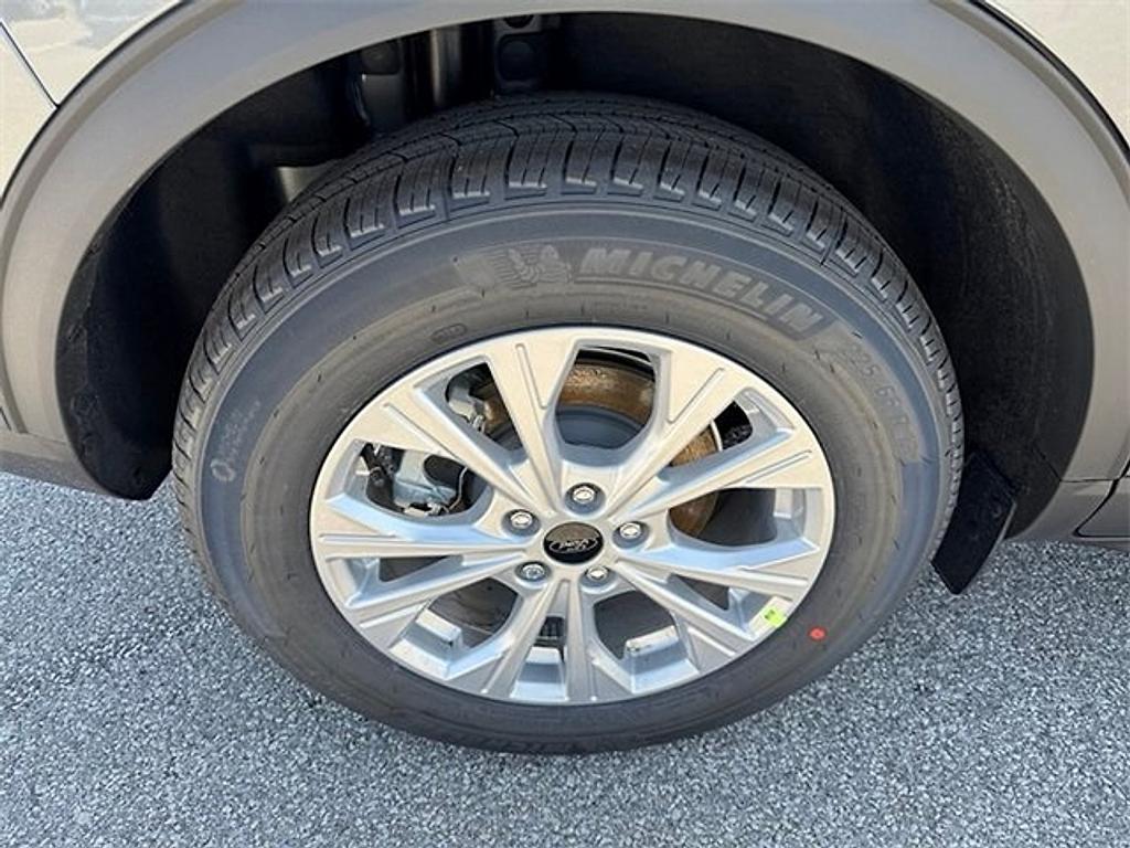 new 2025 Ford Escape car, priced at $25,548