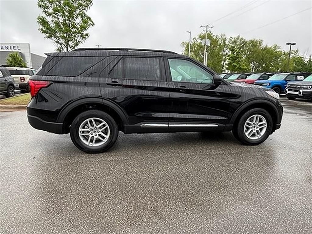 new 2025 Ford Explorer car, priced at $38,315