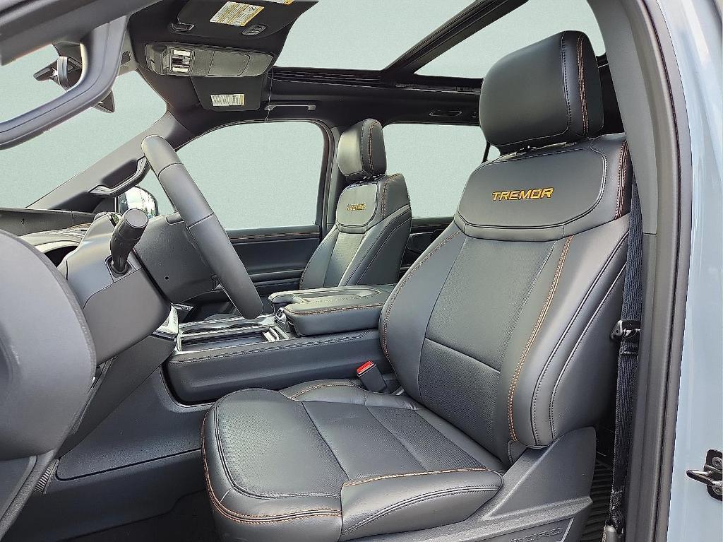 new 2025 Ford Expedition car, priced at $84,515