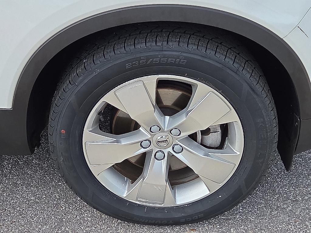 used 2020 Volvo XC40 car, priced at $20,495