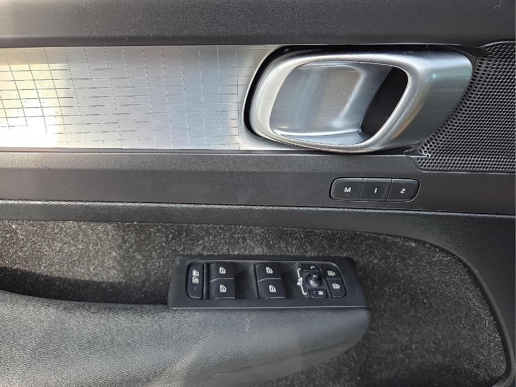 used 2020 Volvo XC40 car, priced at $20,495