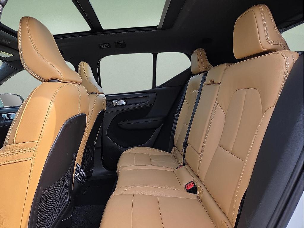 used 2020 Volvo XC40 car, priced at $20,495